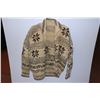 Image 2 : Hand knitted sweater Size?