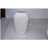 Image 2 : Textured vase set