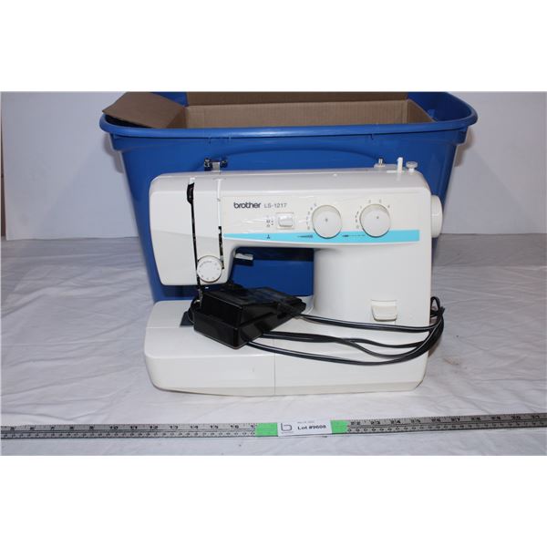 *Blue Tote with lid,Brothers Sewing Machine
