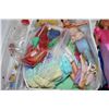 Image 4 : Vintage Wardrobe case with vintage dolls and accessories