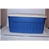 Image 1 : *Rubbermaid Tote with lid