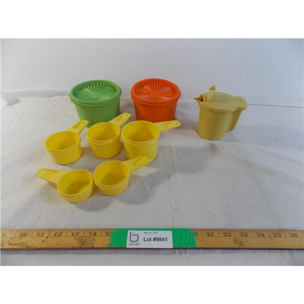 Tupperware measuring cups and small containers