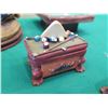 Image 12 : Billiards Decor: Pool Game Figurines, Wall Hangings, Trinket Boxes, Ashtrays, etc