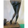 Image 7 : European Bronze Stamped Female Statue w/ Cat Signed "Aldo Vitaleh"  16"H