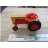Image 4 : ERTL Case 930 Comfort King Tractor with box