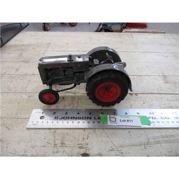 ERTL case tractor die-cast