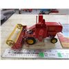 Image 2 : Massey Harris 90 Combine - Lincoln Toys with booklet