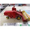 Image 3 : Massey Harris 90 Combine - Lincoln Toys with booklet