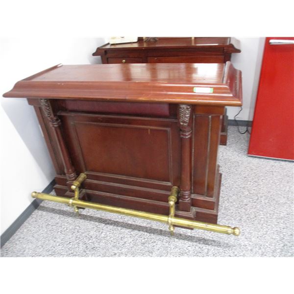 Bar Display with brass foot pipe - 59x22x43