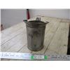 Image 2 : 1/2 gallon oil container