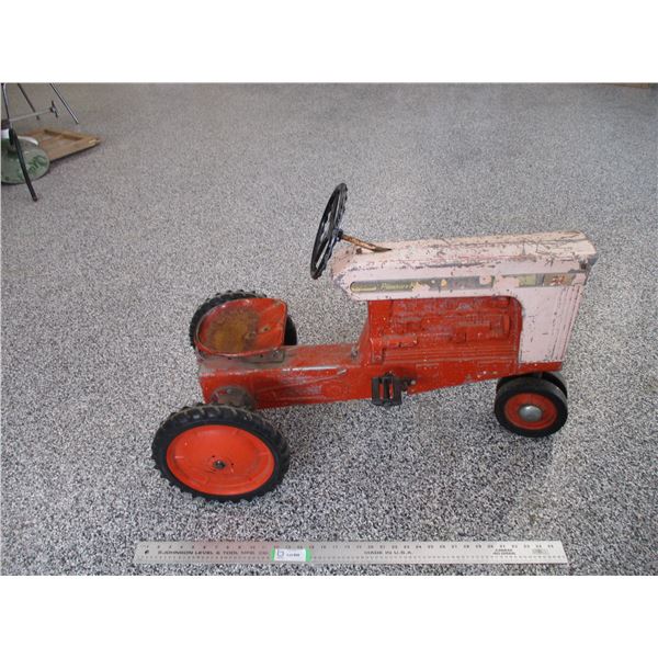 Case Pleasure King 30 - pedal tractor - ERTL model C-63