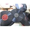Image 4 : lot of 33 rpm RCA Victor records - made for gramophone - with case
