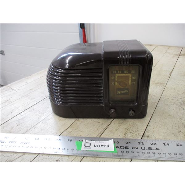 Marconi #193 battery operated radio