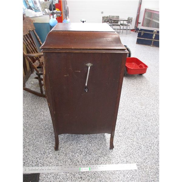 RCA Victor VV-80 Phonograph player (working) - loose top + door - 39" tall