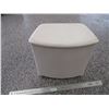 Image 1 : White clothes hamper