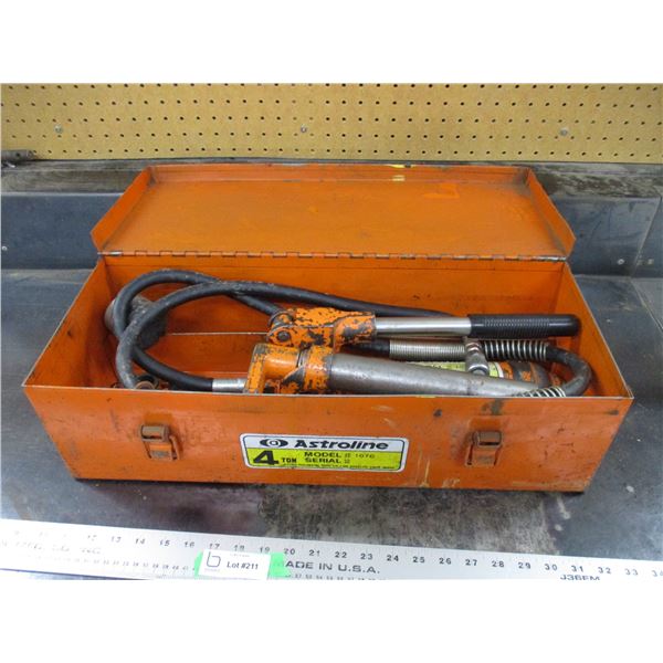 4-ton Astroline model 107C with metal case