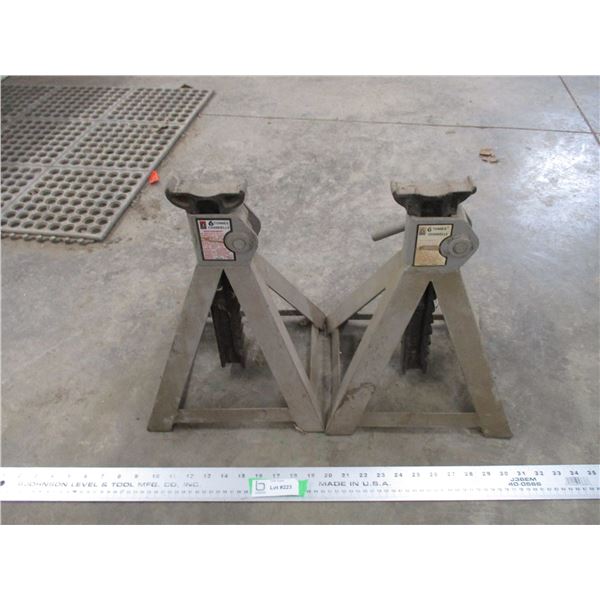 (2) 6 ton vehicle support stands