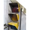 Image 2 : Traffic light on stand