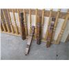 Image 3 : Wood item spindles +railing