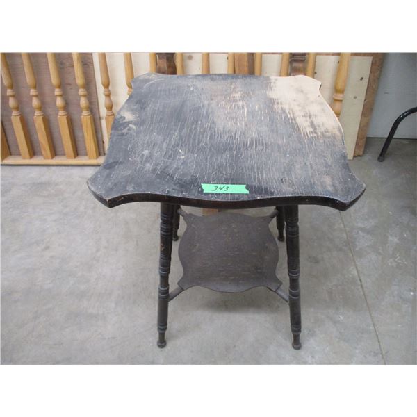 vintage wood end table - 21x21 x28