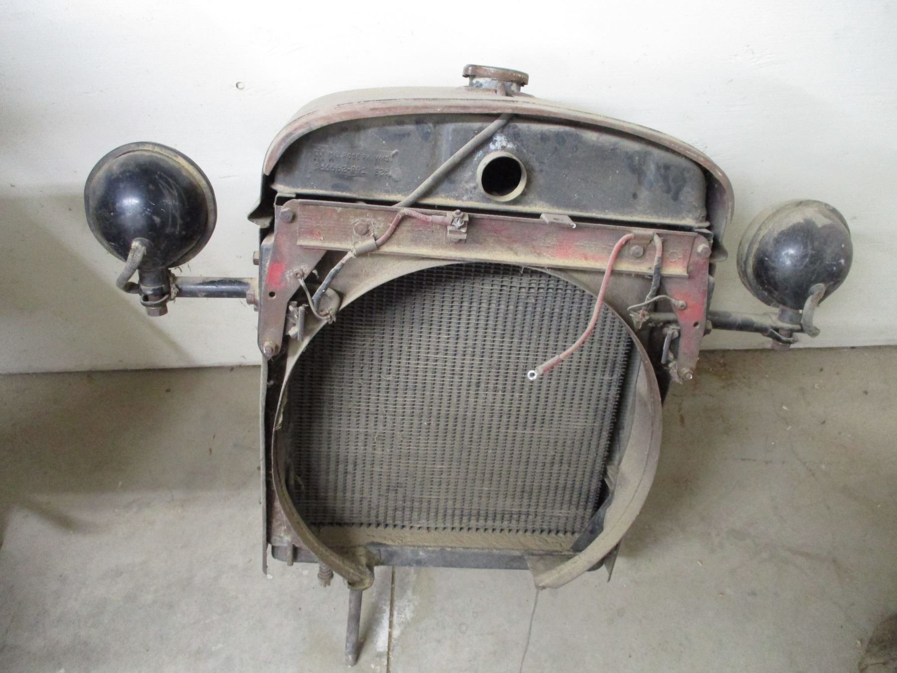 Mccormick Radiator McCormick Deering grill with radiator + lights