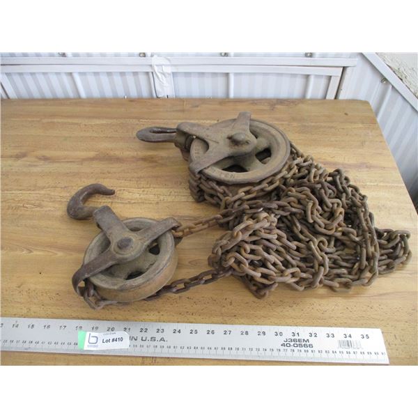 Antique pulley chain hoist