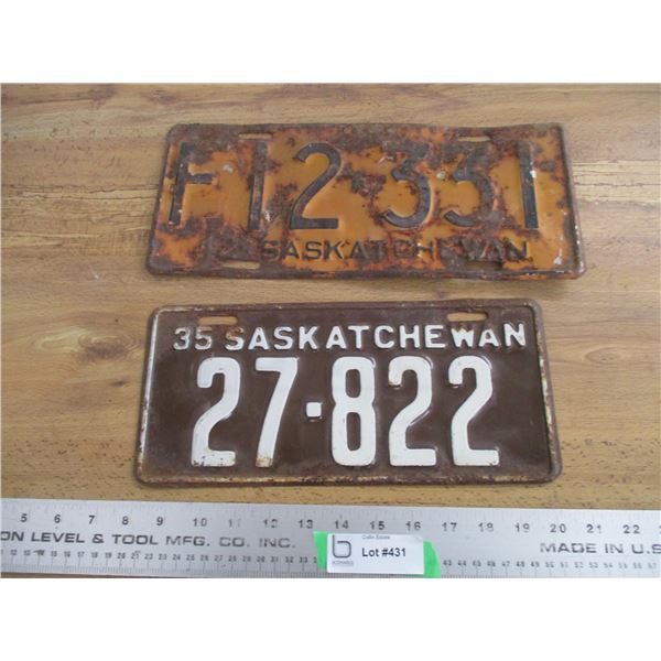 1935+1942 Sask License plates