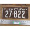 Image 2 : 1935+1942 Sask License plates