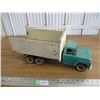 Image 1 : Toy truck with wooden box (lil beaver) 19" long