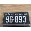 Image 2 : 1960 (matching pair) Sask license plates