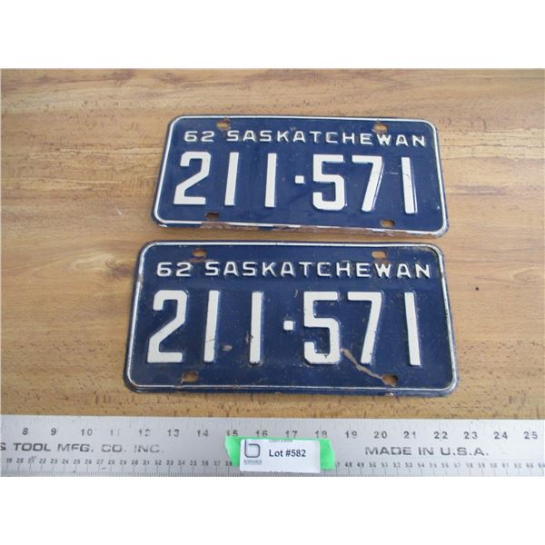 1962 (matching pair) Sask license plates