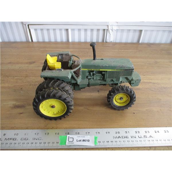 John Deere tractor - 1:16