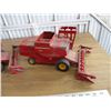 Image 3 : (2) Massey Ferguson 760 combines