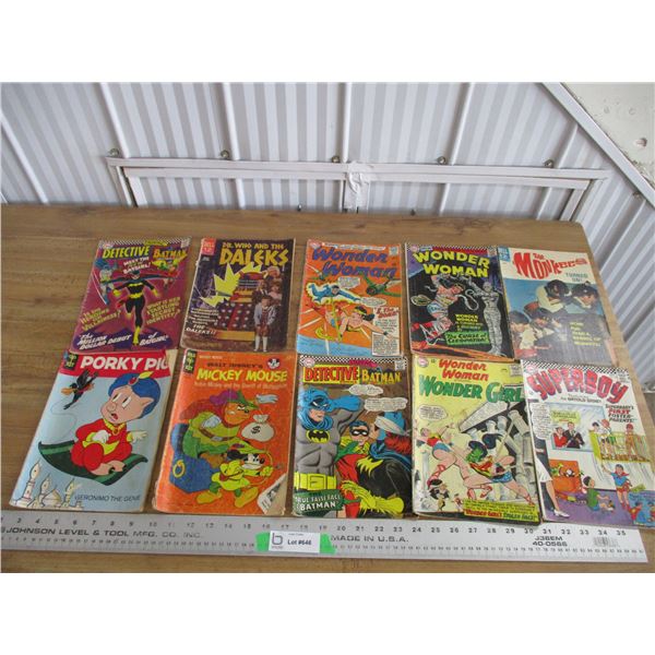 (10) 12c comics - Wonder Woman, Detective Batman, Superboy, Porky Pig, etc