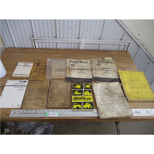 mix lot of brochures (mccormick + Deering)