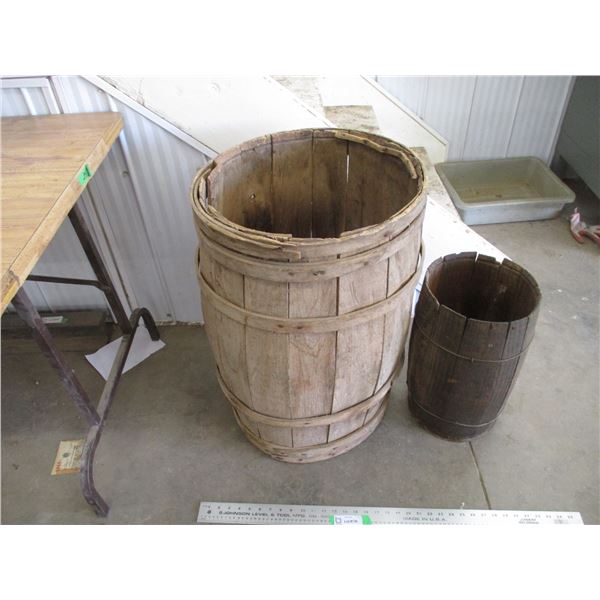 Nail keg - 18" tall + large wooden barrel