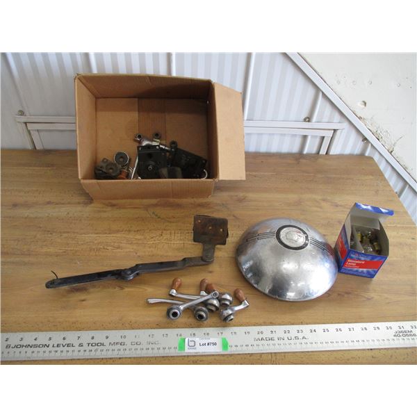 Vehicle parts, hubcap, door crank