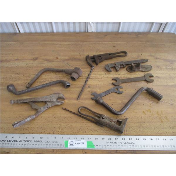 hand tools with galvanized pail