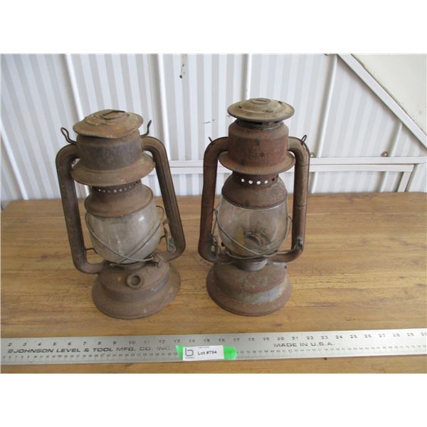 2 Barn lanterns - 1 glass broken - ET wright