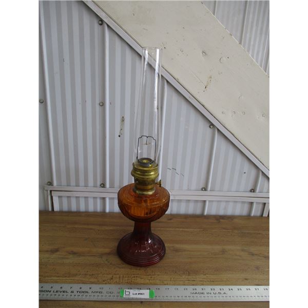 Aladdin Lamp (amber) with chimney