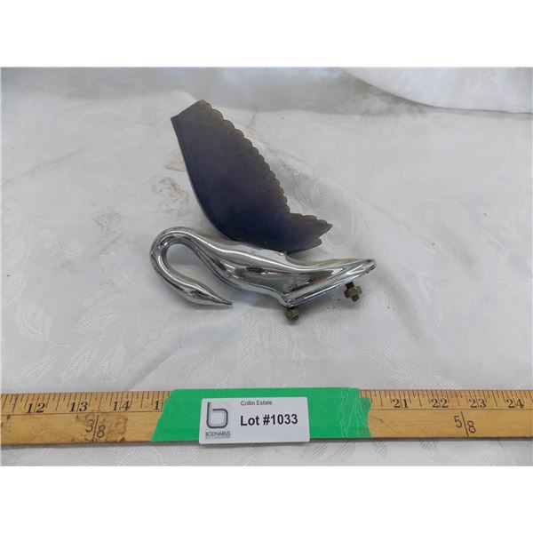 Hood Ornament – Swan with wings – Pat # 2,520,730