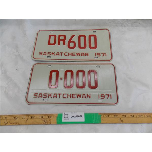1971 Dealer + 1971 Sample – Sask License plates