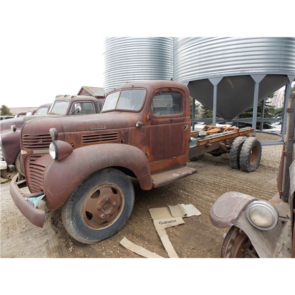 Dodge hydraulic dump truck