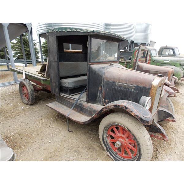 International car with covered roof