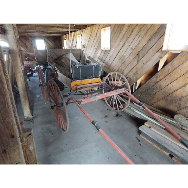 Antique buggy - 8 ft buggy, 5 ft draw bars