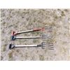 Image 1 : (3) small pitch forks
