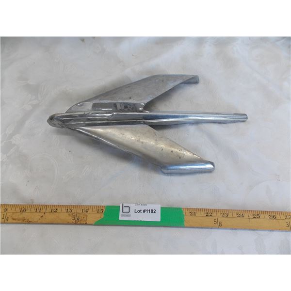 1954 Pontiac hood ornament