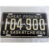 Image 2 : 1952 Sask Wheat Province Plate – small surface scratches/paint crack – very nice looking
