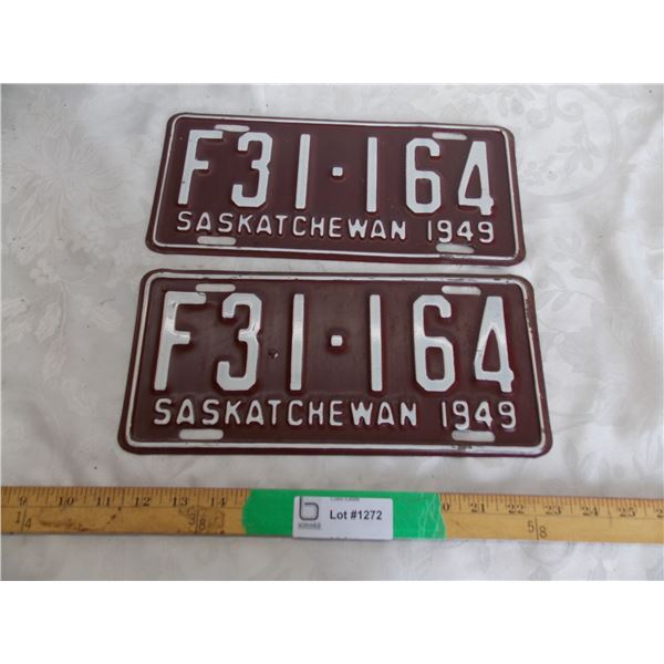 (2) 1949 matching pair of (Farm) Sask License Plates – great condition