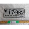 Image 1 : 1959 Sask (Farm) License plate #F17-962 – really good condition